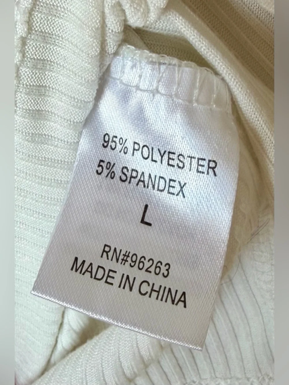 Olivia Rae White Ribbed V-Neck Short Sleeve Tee S/M - Picture 4 of 4